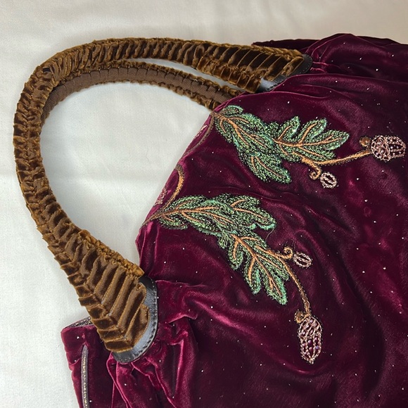 Fendi Squirrel Embellished Velvet Spy bag - Picture 15 of 15